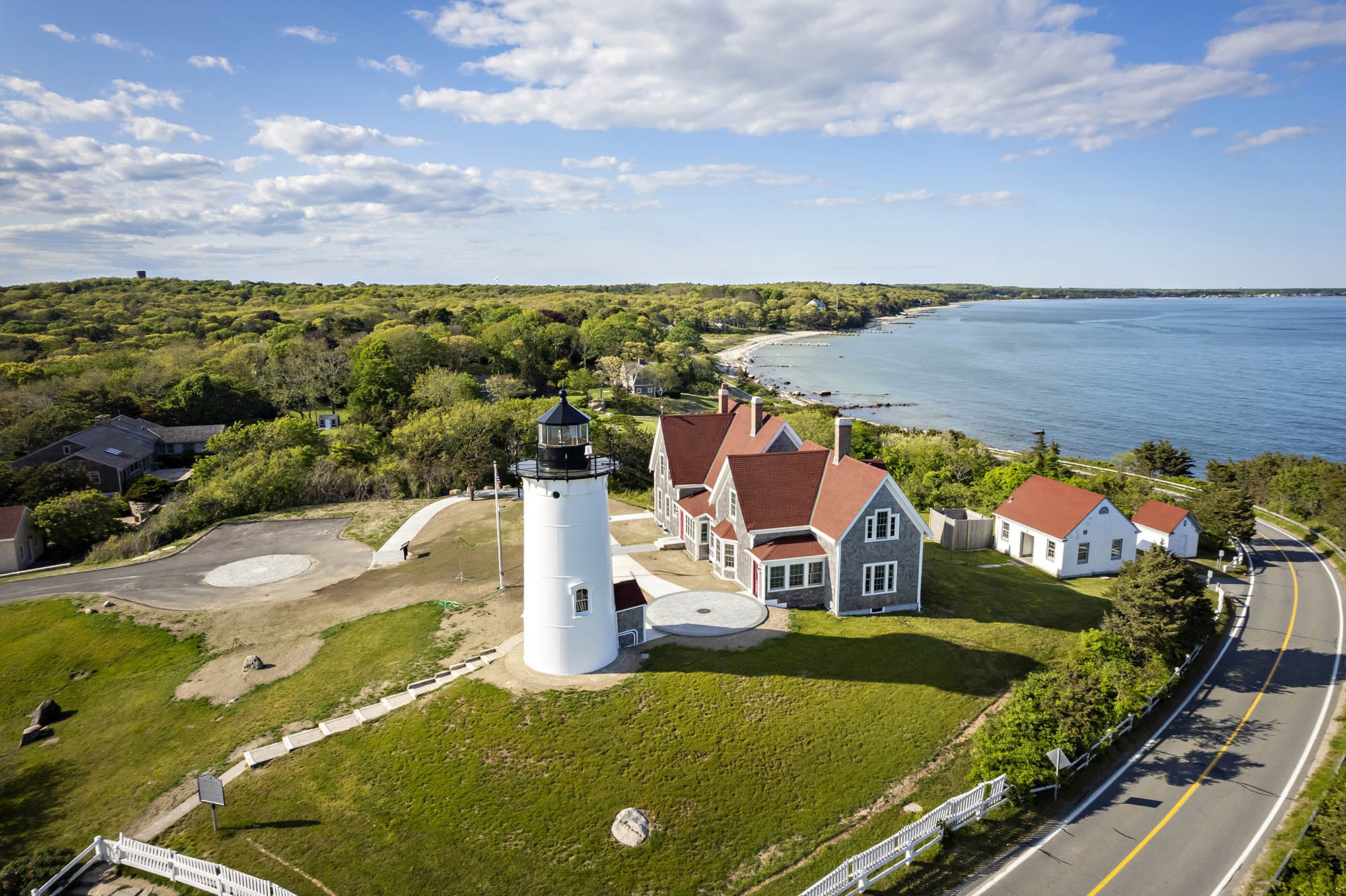Vista aerea di Nobska Light e delle acque al largo di Cape Cod, Massachusetts; Crediti: Randi Baird