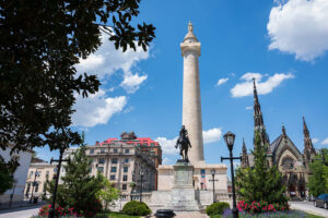 Das Washington Monument im Viertel Mount Vernon in Baltimore, Maryland; Quelle: Harry Bosk