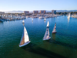 Vista aerea di barche a vela a Marina Del Rey, California. Crediti: Marina del Rey Tourism Board