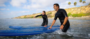 Fare surf a Tamarack Beach a Carlsbad, California. Crediti: Embry Rucker