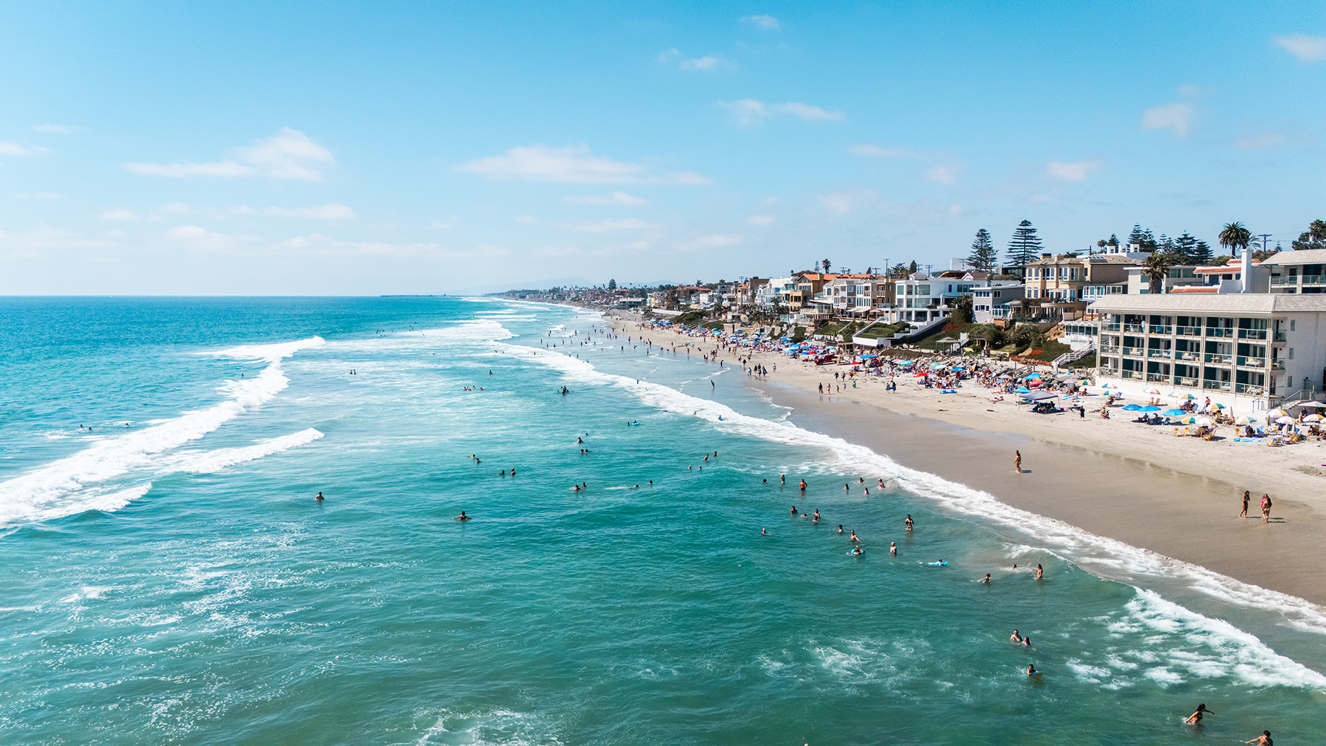 Vista aérea de la playa de Carlsbad en California
