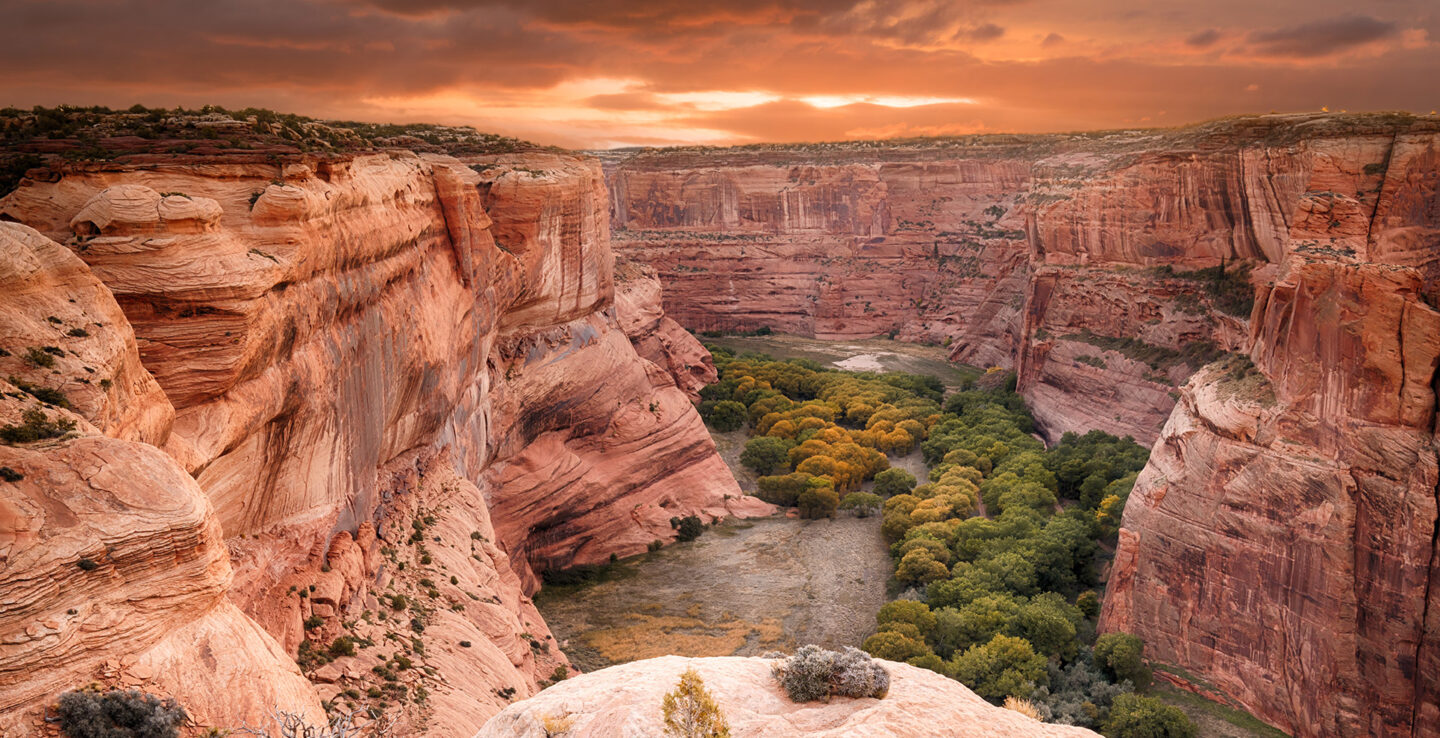 애리조나주에 있는 Canyon de Chelly National Monument의 풍경