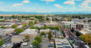 Vista aerea di Old Town Clovis nella contea di Fresno, California; Crediti: Visit Fresno County