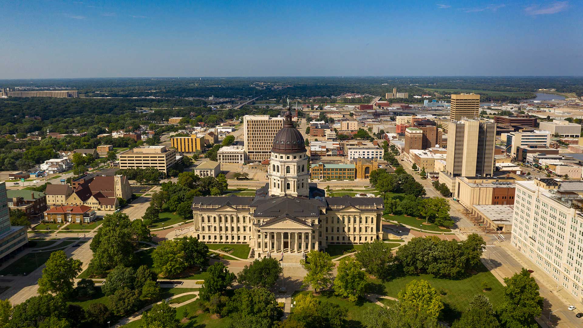 Vista aerea del Campidoglio e delle aree circostanti di Topeka, Kansas