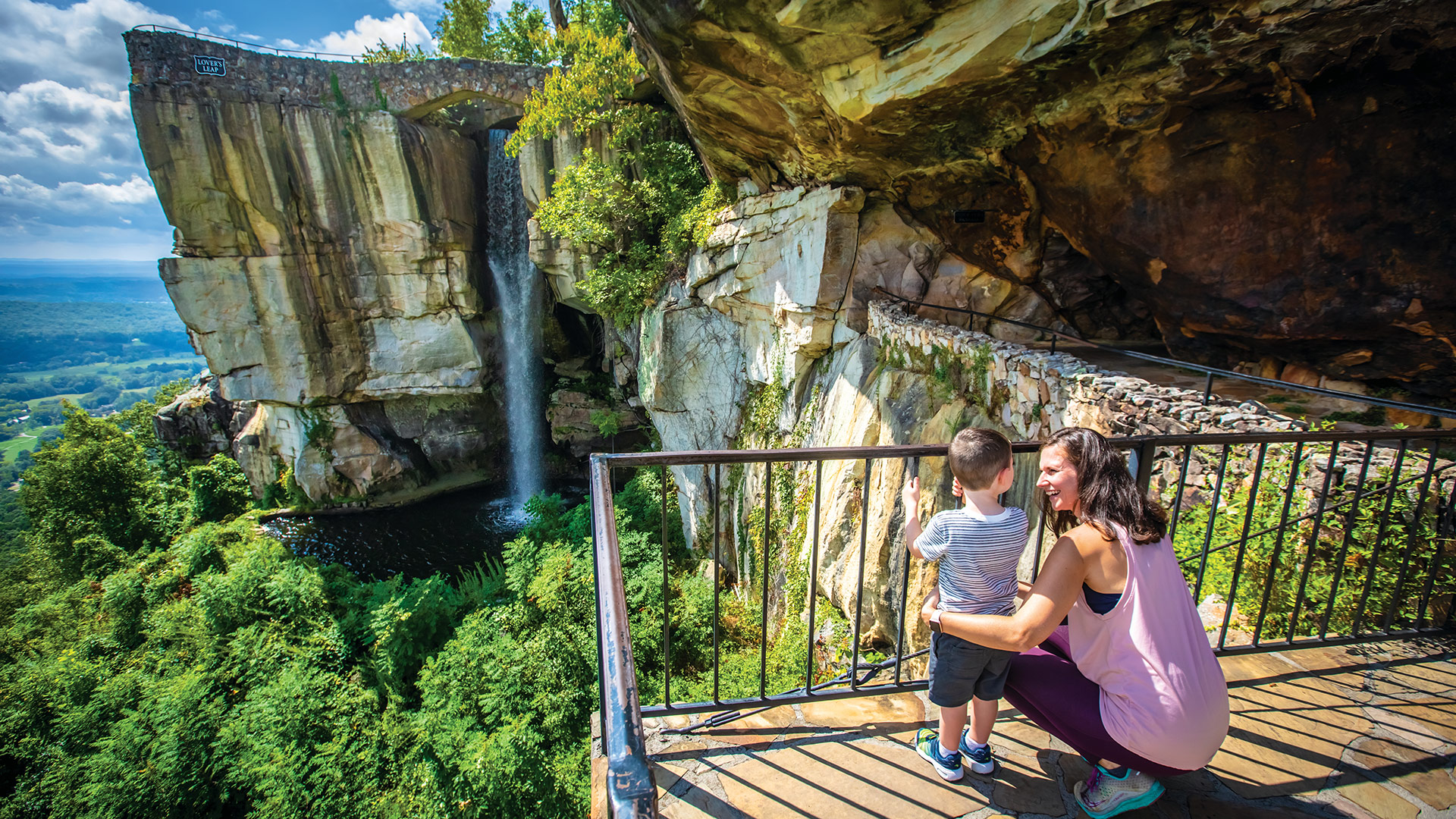 Ammirare la cascata Lovers Leap da Lookout Mountain a Chattanooga, Tennessee; Crediti: Nathan Lambrecht/Journal Communications Inc.