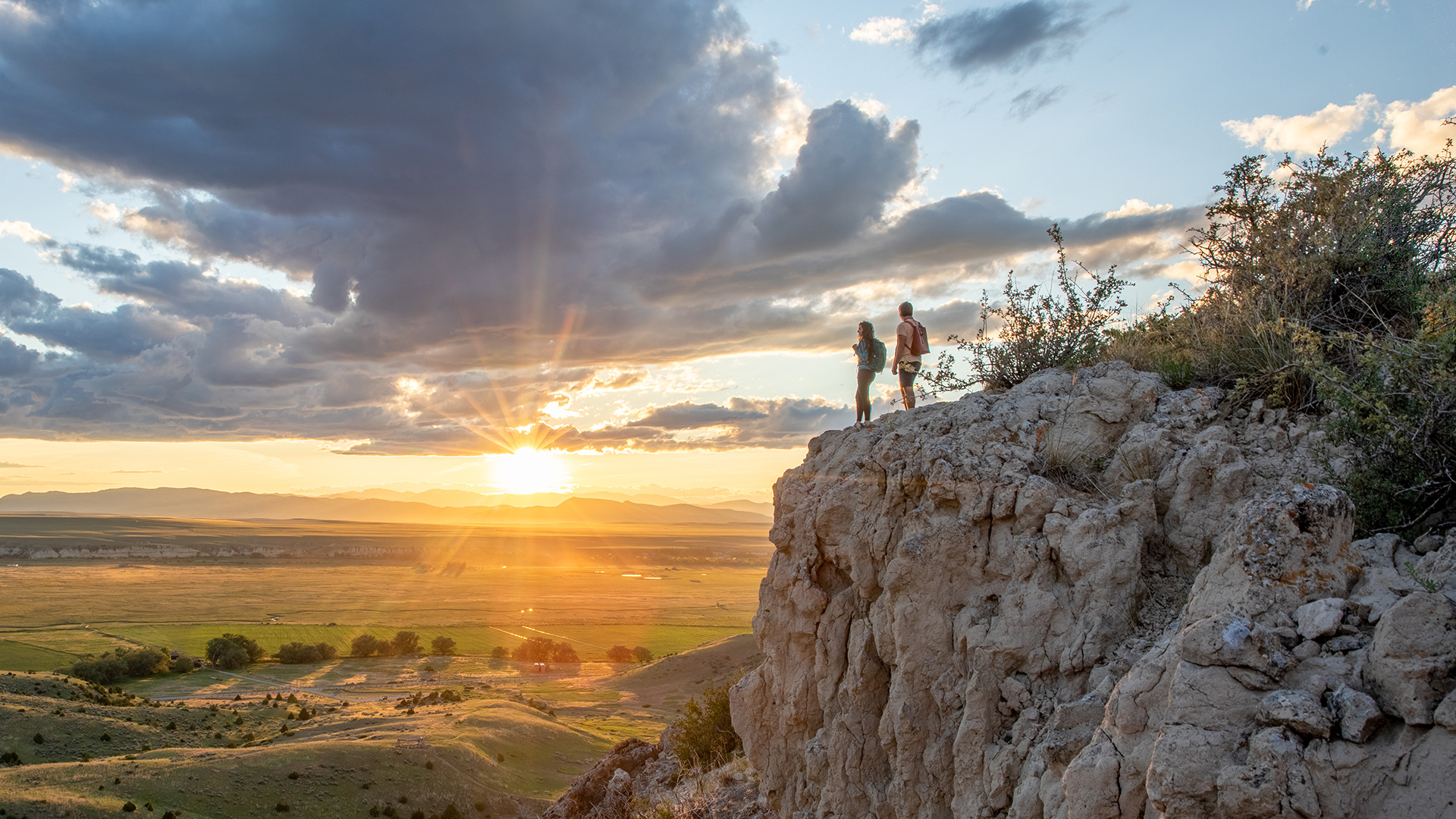 Des randonneurs au Madison Buffalo Jump State Park au Montana; Crédit : Andy Austin