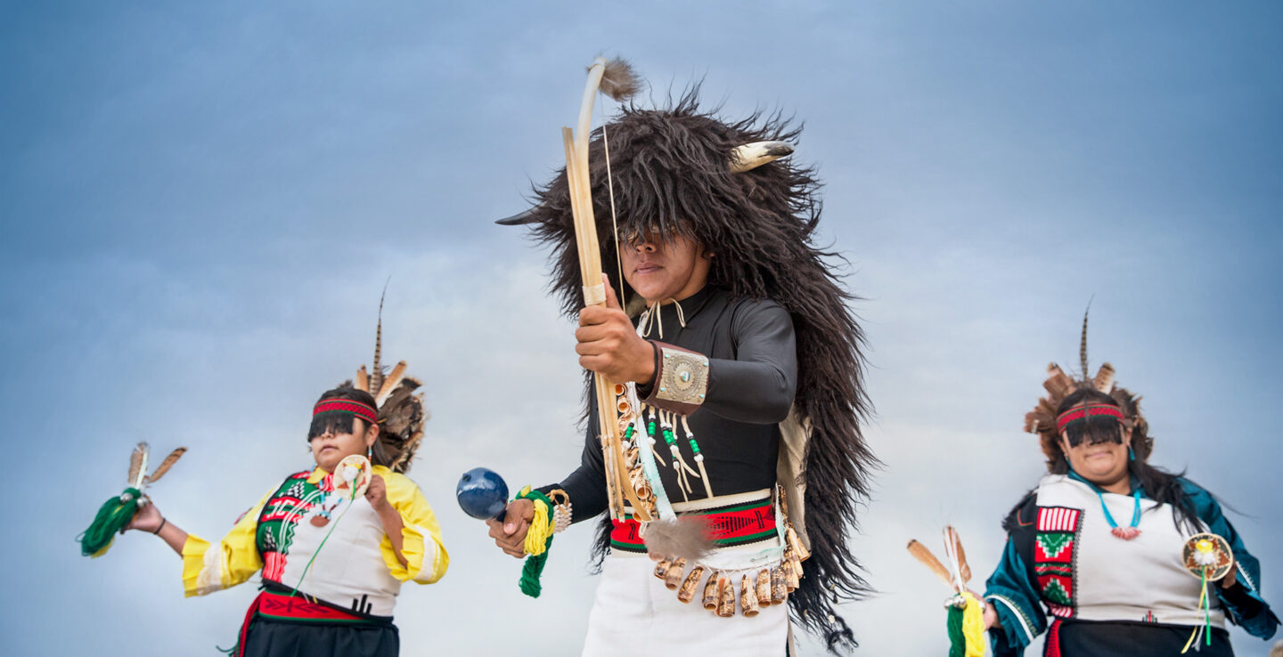 ニューメキシコ先住民の部族舞踊デモンストレーション
