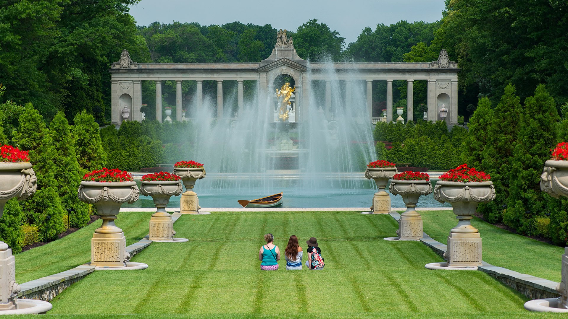 Enjoying the fountains at Nemours Estate in Wilmington, Delaware; Credit: Joe del Tufo