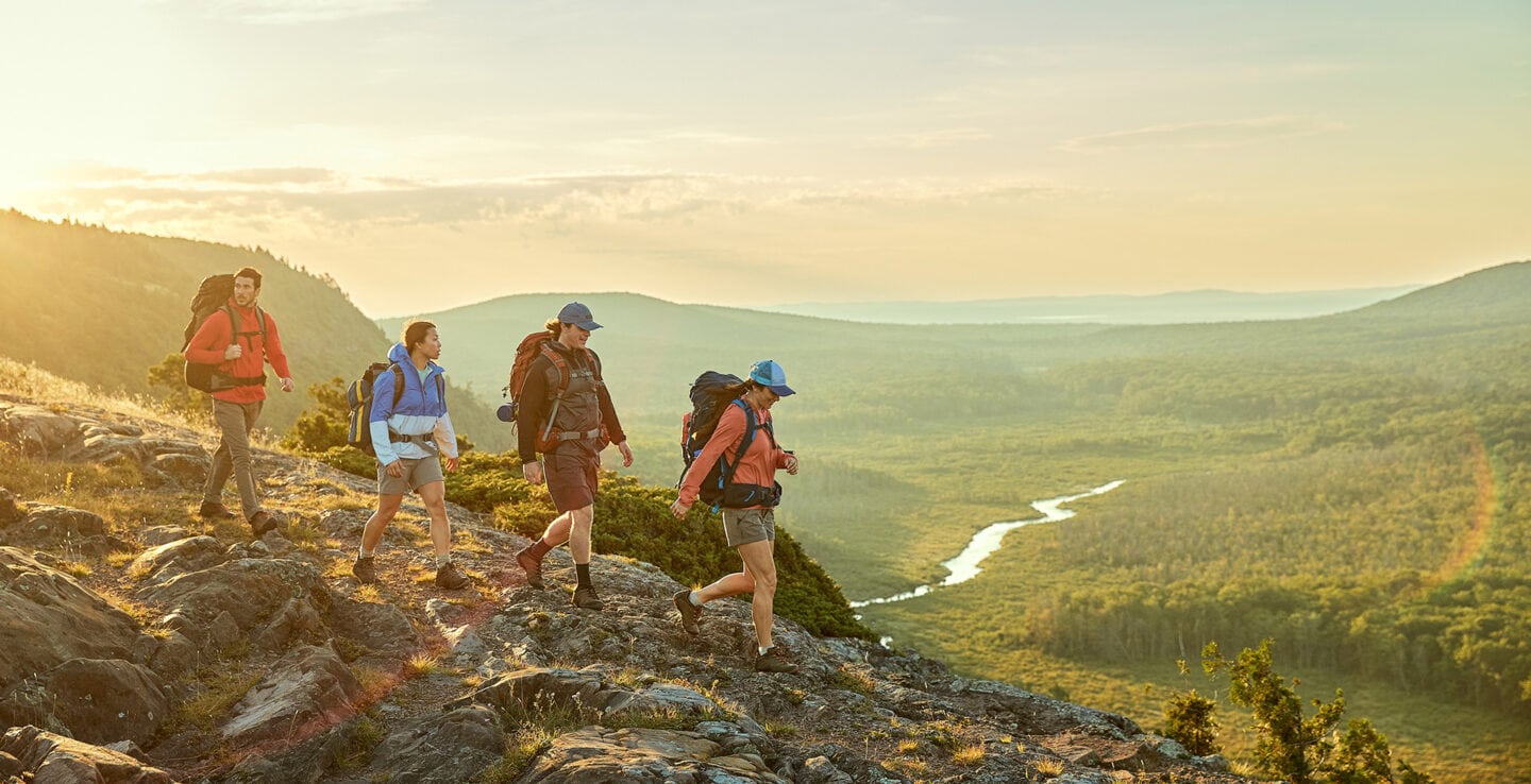 Escursionismo nelle Porcupine Mountains del Michigan