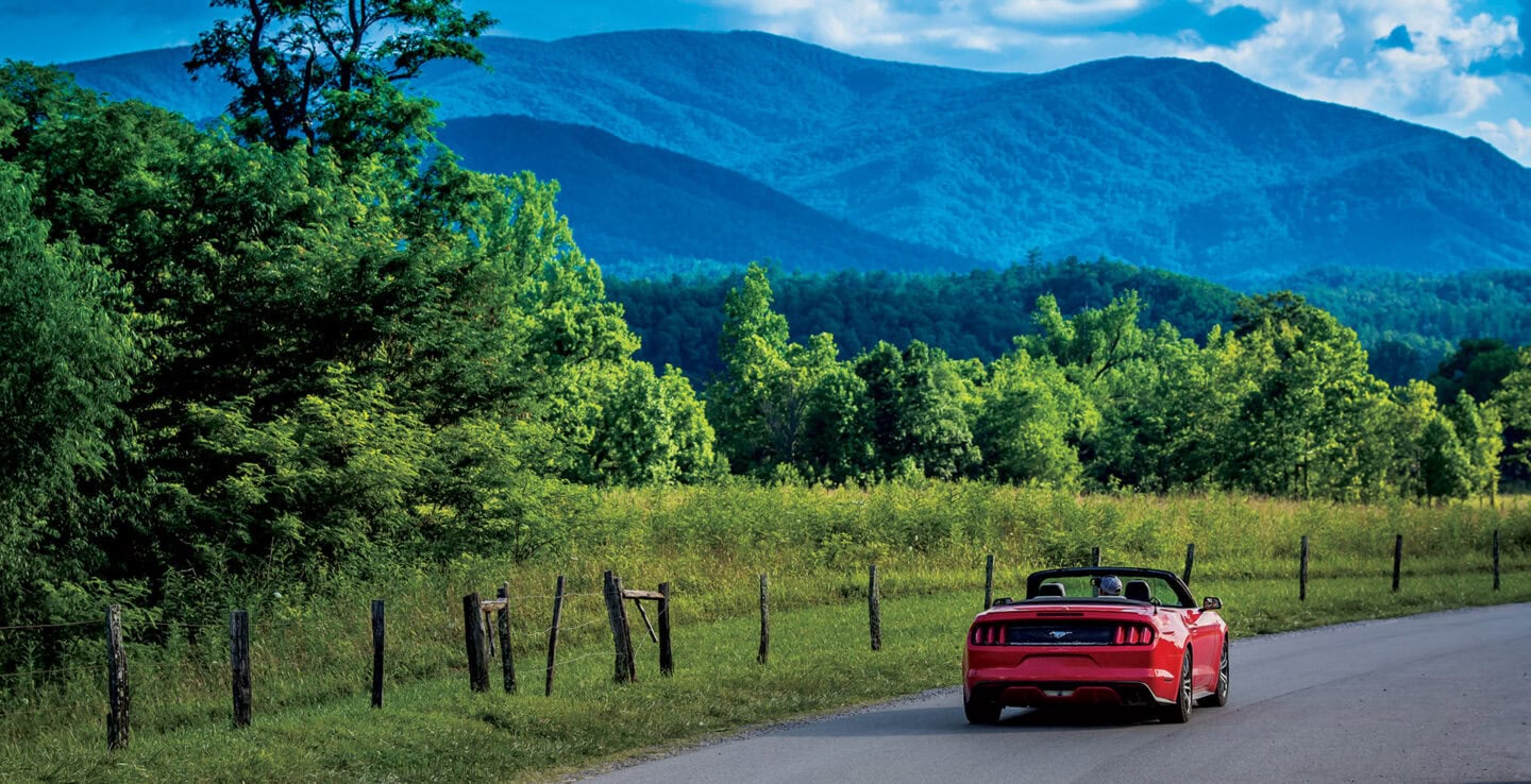 Strada circolare di Cade's Cove a Townsend, Tennessee; Crediti: Journal Communications Inc.