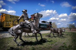 Bronzestatuen am Trail’s End Landmark in Sedalia, Missouri; Bildnachweis: Mark Hammond