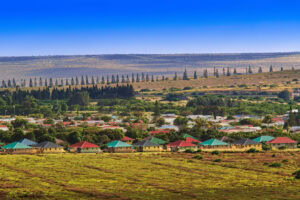 Blick auf Lānaʻi City auf Lānaʻi in Hawaiʻi; Bildnachweis: Maui Visitors &amp; Convention Bureau