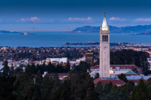 La Sather Tower nel campus dell'Università della California a Berkeley, in California
